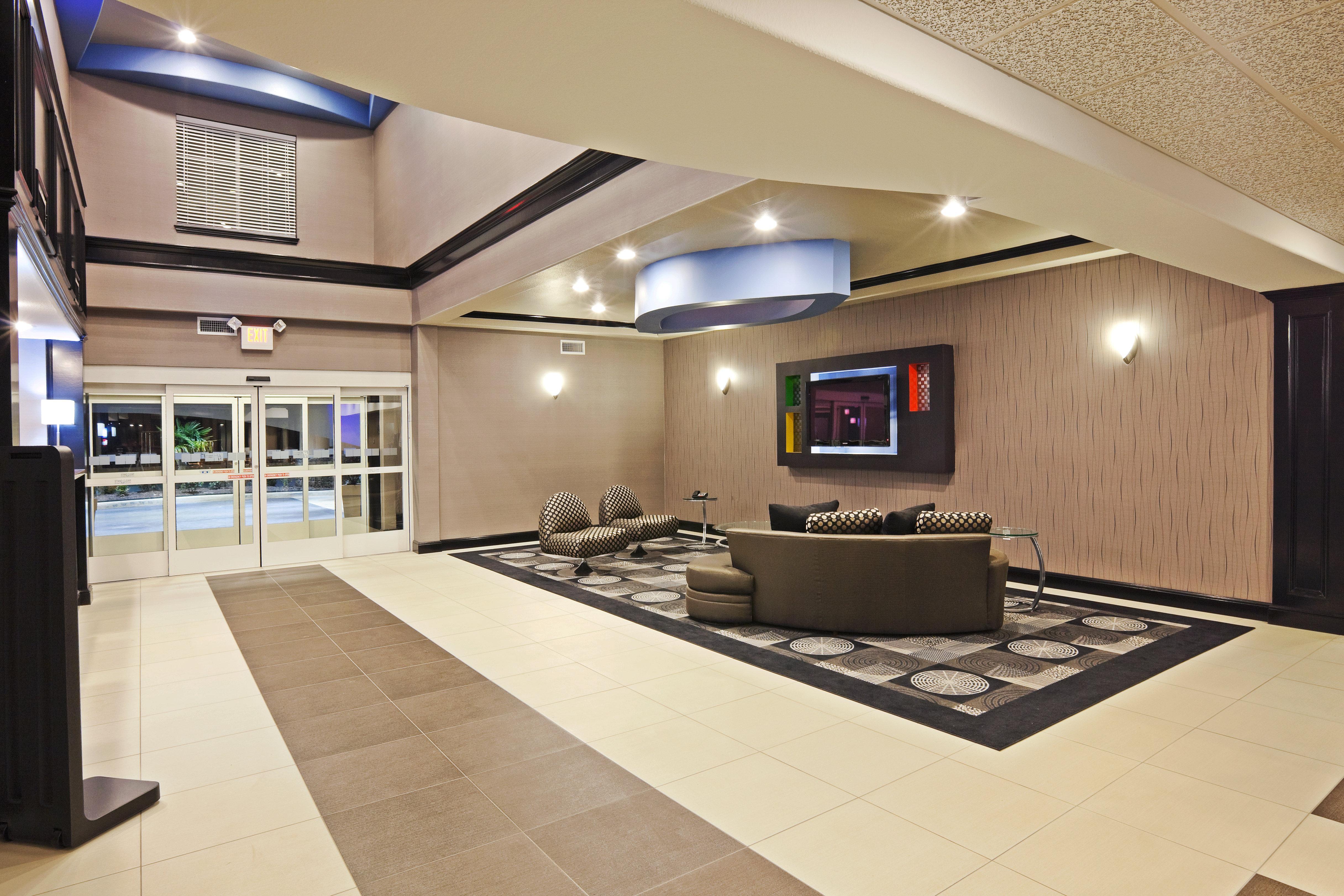 Hotel Express & By Ihg 3*